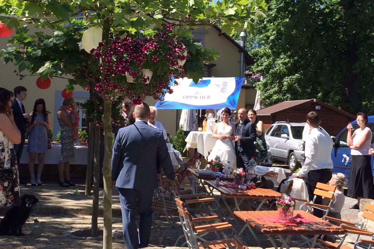 Sommerhochzeit im Garten